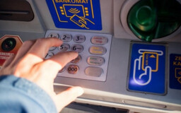 В Новосибирской области реальная зарплата выросла на 24,8%
