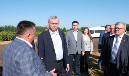 Травников назвал эффективные инструменты развития районов Новосибирской области