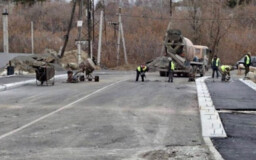 В Новосибирске за счет бюджета отремонтировали мост на Сухарной