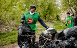 Более 2 тонн мусора на берегу Ельцовки собрали участники всероссийской экологический акции  