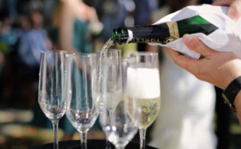 Группа ВТБ: сибиряки сократили спрос на шампанское перед Новым годом