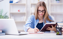 Новосибирские девушки активнее, чем юноши готовятся онлайн к сдаче ЕГЭ и ОГЭ