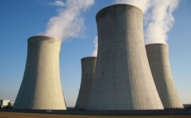 Президент России Владимир Путин поздравил с 80-летием атомной отрасли России ее работников и ветеранов