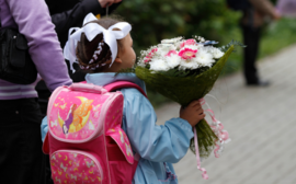 Сколько стоит собрать ребёнка в школу и как изменились зарплаты