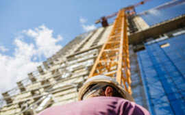 Долгострой на Беловежской сдадут дольщикам в начале лета