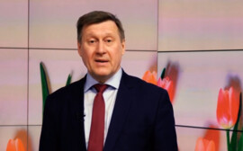 Анатолию Локотю поздравить жительниц Новосибирска с 8 марта «помогли» маленькие воспитанники студии Афанасьева