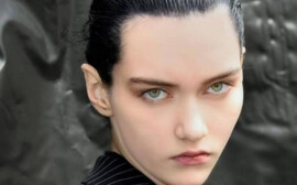 Юная модель из Новосибирска София Стейнберг нарисовала автопортрет для обложки Vogue