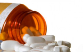 Травников поручил на новогодние праздники сформировать запас лекарств в НСО