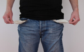 Экономист Делягин рассказал о сгорании денег россиян из-за девальвации