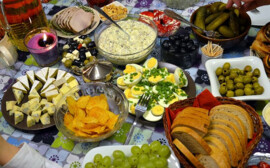 Диетолог из Новосибирска рассказал о борьбе с перееданием в новогодние праздники