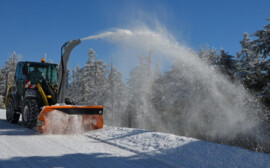 В Новосибирске технику для уборки снега закупят за 400 млн рублей