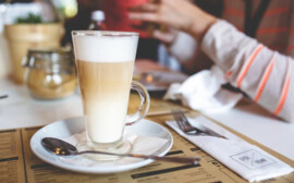 В Новосибирске кафе вместе с работниками продают за 7,5 млн рублей