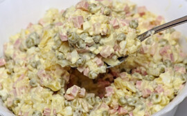 В Новосибирске подсчитали стоимость новогоднего стола