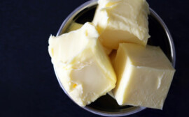 Травников нашел способ сдержать рост цен на сливочное масло в Новосибирской области