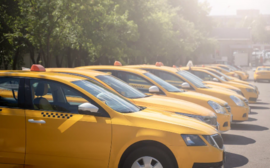 В июле Ингосстрах Банк начислит повышенный кешбэк за такси и каршеринг