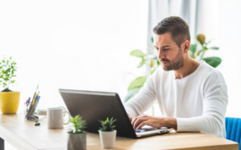 Аксессуары для путешествий и удалённой работы: 5 умных гаджетов, которые помогут организовать рабочее место и повысить продуктивность