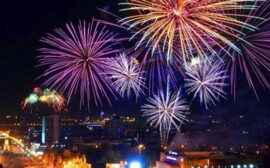 В День Победы над Новосибирском прогремели праздничные салюты