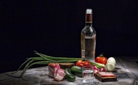 Минимальная розничная цена на водку в РФ в 2018 году не вырастет‍