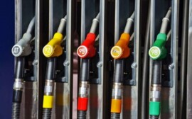 В Новосибирске бензин подешевел на 0,3%