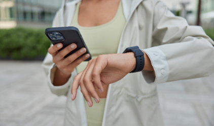 Новосибирцы в праздничные дни предпочли смартфонам умные колонки и смарт-браслеты