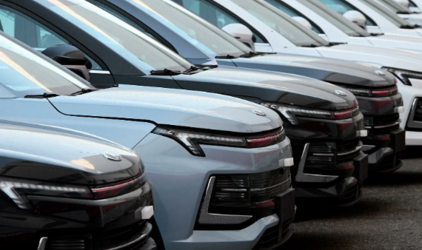 Государство стало закупать больше отечественных автомобилей