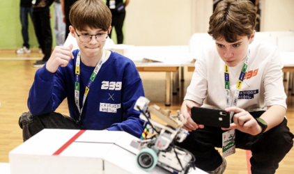 Роботы в прямом эфире: «Ростелеком» обеспечил трансляцию чемпионата «РобоКап Россия 2025» в Томске