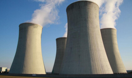 Президент России Владимир Путин поздравил с 80-летием атомной отрасли России ее работников и ветеранов