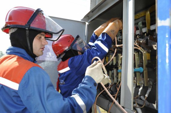 Энергетики продолжают восстановление электроснабжения  Тульской области, вызванного сильным ветром