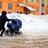 Жители Октябрьского района Новосибирска жалуются на плохую уборку снега