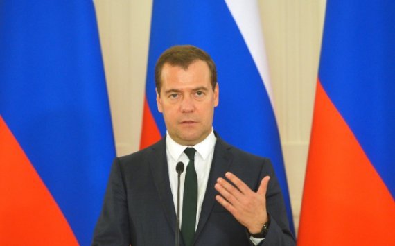Медведев распорядился выделить 10 млрд рублей Росэксимбанку‍