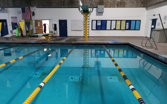 Строящийся в Новосибирске с 2008 года спорткомплекс с бассейном введут в эксплуатацию в декабре