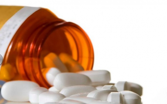 Травников поручил на новогодние праздники сформировать запас лекарств в НСО