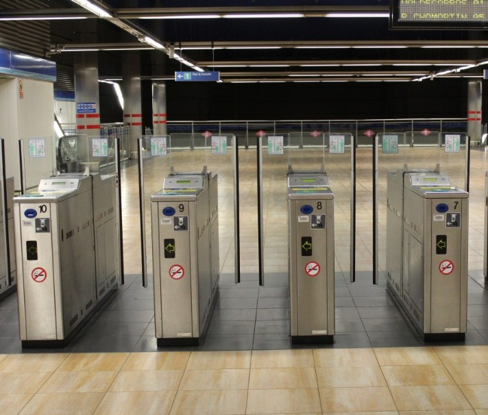 В Новосибирске турникеты в метро установят за 30,5 млн рублей