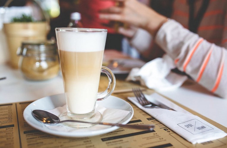 В Новосибирске кафе вместе с работниками продают за 7,5 млн рублей