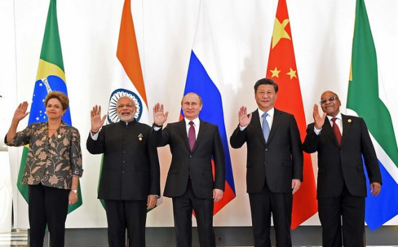 &#x041F;&#x0443;&#x0442;&#x0438;&#x043D;&#x3A;&#x20;&#x0420;&#x043E;&#x0441;&#x0442;&#x20;&#x0440;&#x0430;&#x0441;&#x0447;&#x0435;&#x0442;&#x043E;&#x0432;&#x20;&#x0432;&#x20;&#x043D;&#x0430;&#x0446;&#x0432;&#x0430;&#x043B;&#x044E;&#x0442;&#x0430;&#x0445;&#x20;&#x043C;&#x0435;&#x0436;&#x0434;&#x0443;&#x20;&#x0441;&#x0442;&#x0440;&#x0430;&#x043D;&#x0430;&#x043C;&#x0438;&#x20;&#x0411;&#x0420;&#x0418;&#x041A;&#x0421;&#x20;&#x0441;&#x043D;&#x0438;&#x0436;&#x0430;&#x0435;&#x0442;&#x20;&#x0433;&#x0435;&#x043E;&#x043F;&#x043E;&#x043B;&#x0438;&#x0442;&#x0438;&#x0447;&#x0435;&#x0441;&#x043A;&#x0438;&#x0435;&#x20;&#x0440;&#x0438;&#x0441;&#x043A;&#x0438;