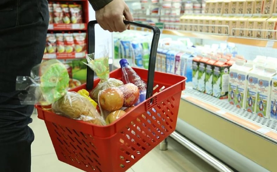 Минимальный набор продуктов и реальные цены: на что хватит зарплат россиян