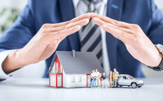 КАПИТАЛ LIFE на конференции InsurSelling-2025 награждена за лидерство на рынке страхования жизни по сборам через агентский канал продаж