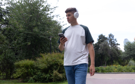 &#x041A;&#x0430;&#x043A;&#x20;&#x0434;&#x0435;&#x0439;&#x0441;&#x0442;&#x0432;&#x043E;&#x0432;&#x0430;&#x0442;&#x044C;,&#x20;&#x0435;&#x0441;&#x043B;&#x0438;&#x20;&#x0442;&#x0435;&#x043B;&#x0435;&#x0444;&#x043E;&#x043D;&#x20;&#x0438;&#x20;SIM-&#x043A;&#x0430;&#x0440;&#x0442;&#x0430;&#x20;&#x043E;&#x043A;&#x0430;&#x0437;&#x0430;&#x043B;&#x0438;&#x0441;&#x044C;&#x20;&#x0432;&#x20;&#x0447;&#x0443;&#x0436;&#x0438;&#x0445;&#x20;&#x0440;&#x0443;&#x043A;&#x0430;&#x0445;