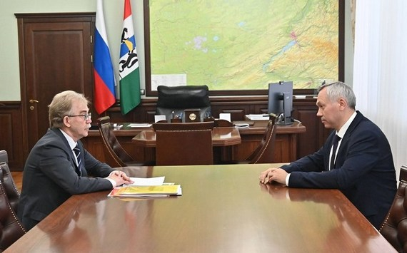 Травников поддержал идею мэра Кольцово идти на новый срок