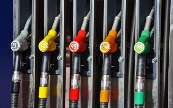 В Новосибирске бензин подешевел на 0,3%